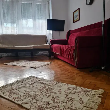 Apartment M *